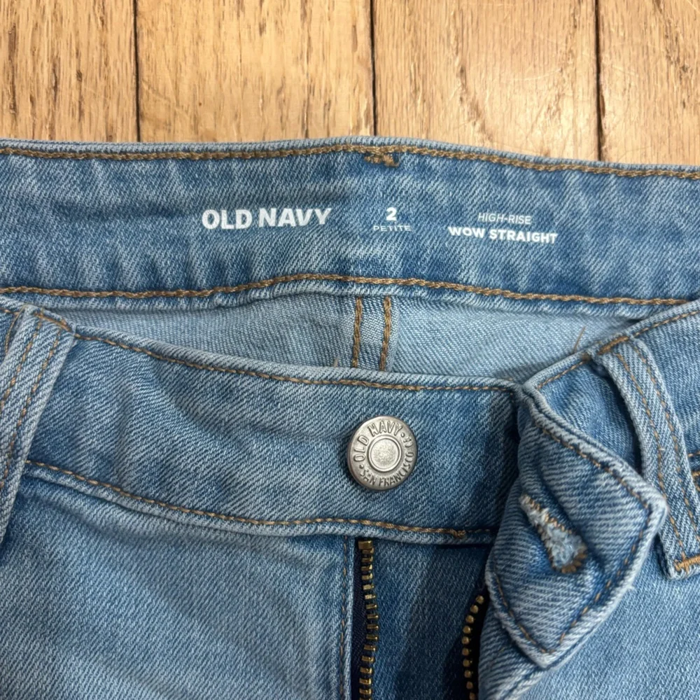 High Rise Wow Straight light wash jeans - Picture 2 of 3